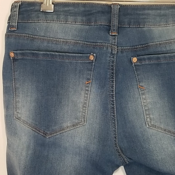 Indigo Rein Crop Distressed Blue Capris.  11 - Picture 6 of 14